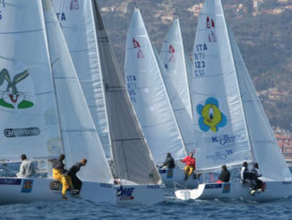 barca vela studenti
