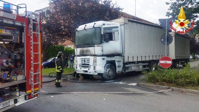 camion fuoco busto
