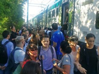 treno bloccato legnano