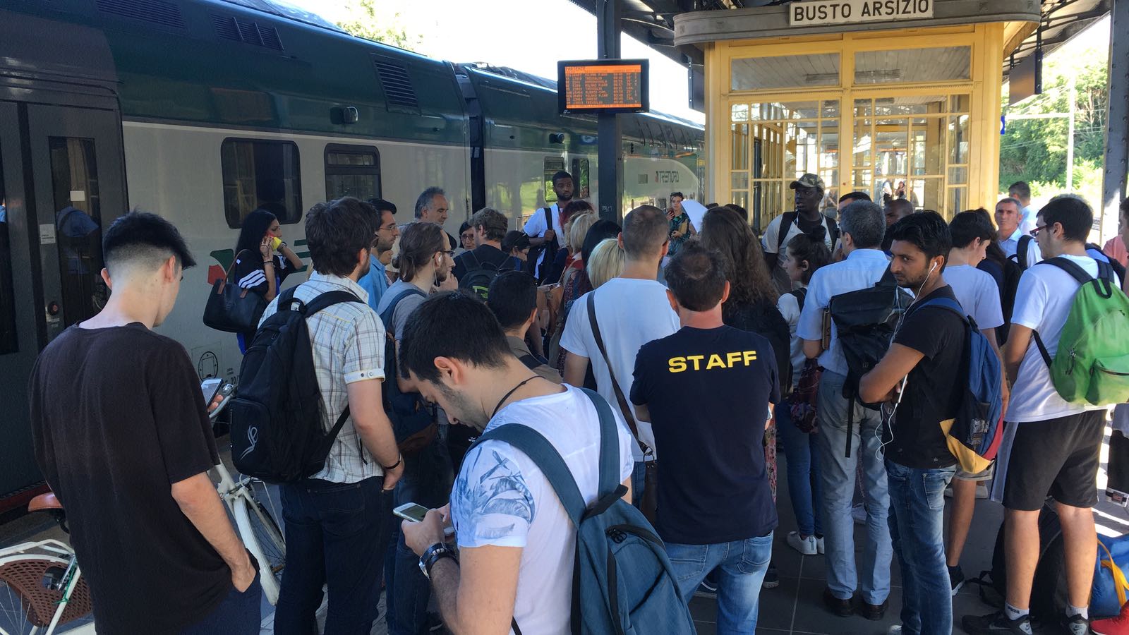 treno bloccato legnano