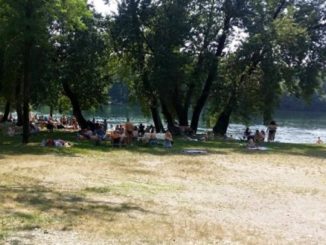 spiaggia canottieri somma
