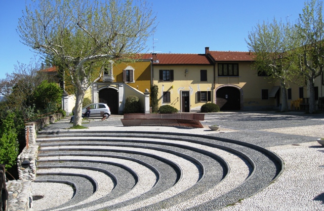 Piazza tornavento parcheggio