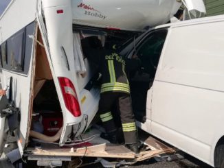 Incidente autolaghi roulotte
