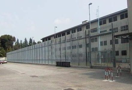 rivolta carcere busto garante