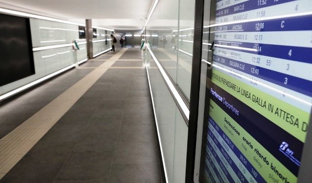 violenza sottopasso ferroviario
