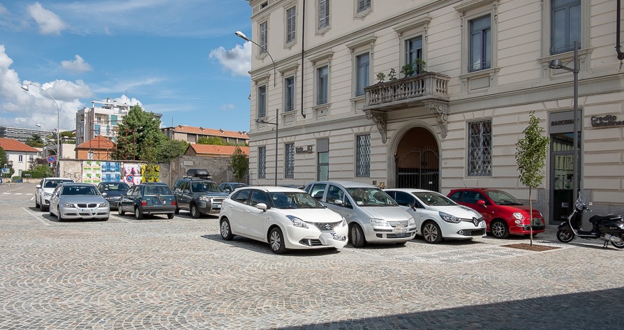Piazza Vittorio Emanuele busto