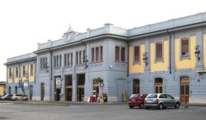 busto bulli aggressione stazione