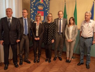 malpeensa anniveersario busto