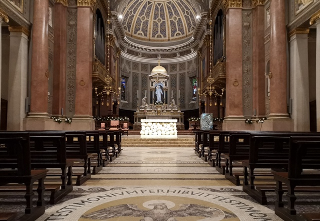 altare basilica gallarate 