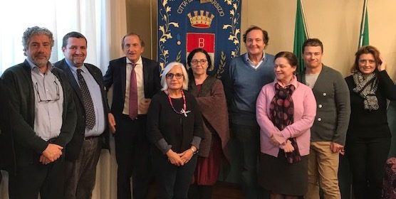 tessile busto scuola