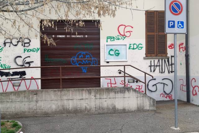 Caiello scritte vandali
