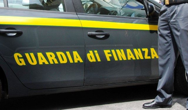 Latitante guardia finanza malpensa