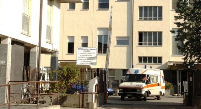 sindaci depotenziamento ospedale angera