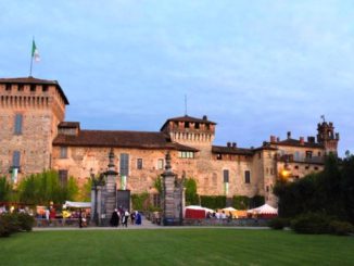 stanze viventi castello somma