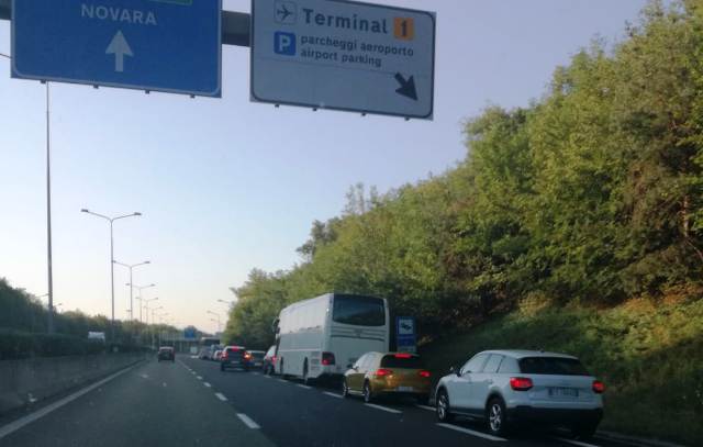 malpensa bridge attesa bagagli