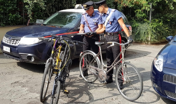 busto ladri biciclette carabinieri