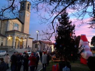 albizzate natale albero bambini