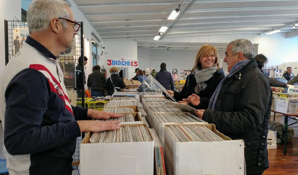 busto vinile vintage rogora