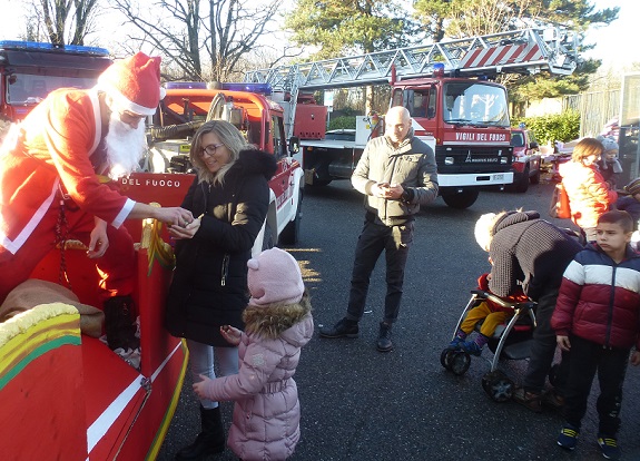 bambini natale vigili fuoco 02