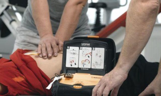 defibrillatore busto