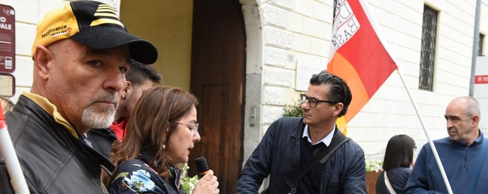 educatrici busto protesta
