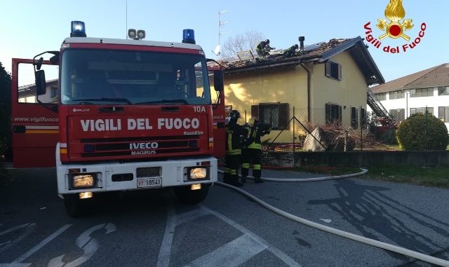ispra incendio tetto