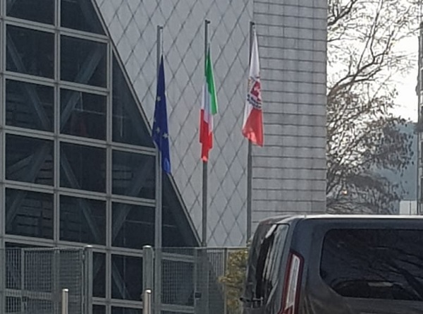 legnano bandiere lutto fdi