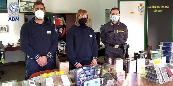 gaggiolo varese sequestro profumi