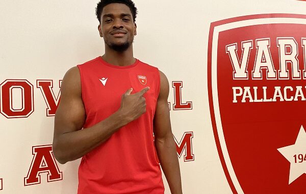 Openjobmetis Varese John Egbunu