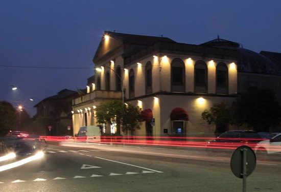 busto teatri accendono chiusura