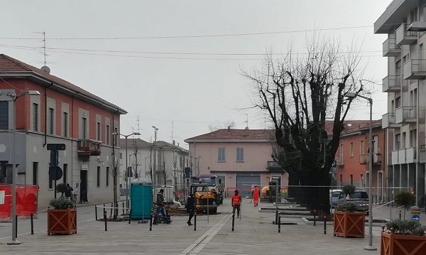 magnago lavori piazza centro