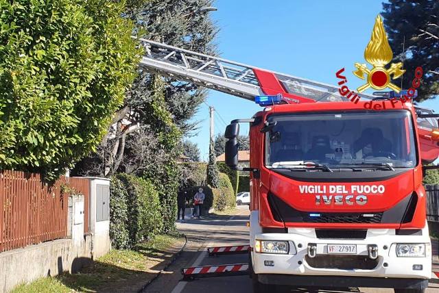carnago incendio tetto lazzaretto