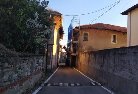 menzago chiusa casa pericolante 01