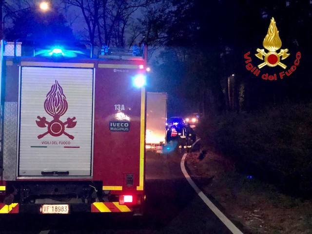 venegono vigili fuoco pali