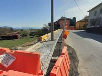 Via Roma pali e marciapiede