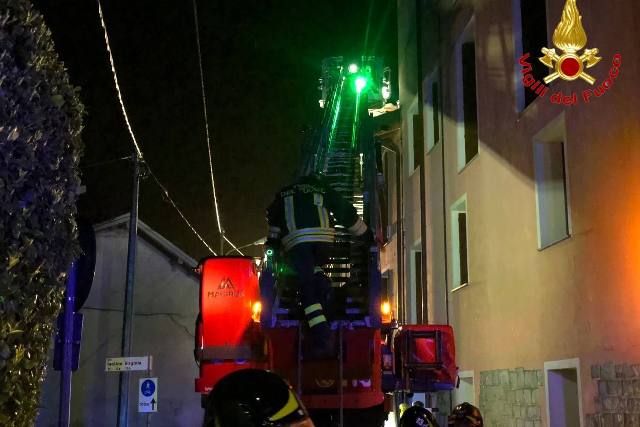 biandronno incendio tetto