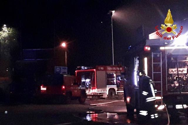 cuveglio incendio furgoni