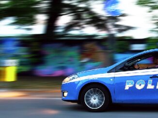 legnano aggressione polizia accoltellato