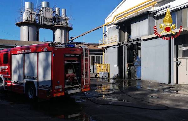 incendio sumirago azienda metalli 2