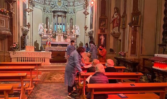 cadero hub vaccini in chiesa