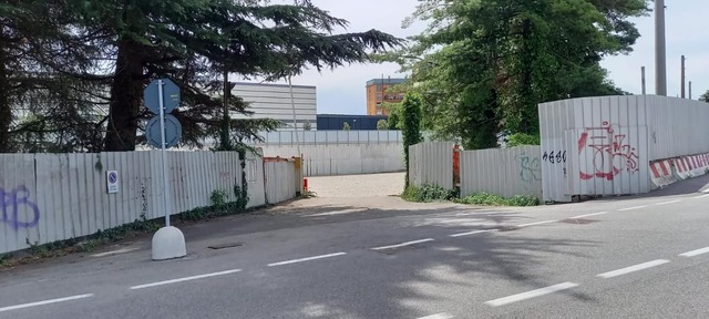 sesto apre parcheggio esselunga