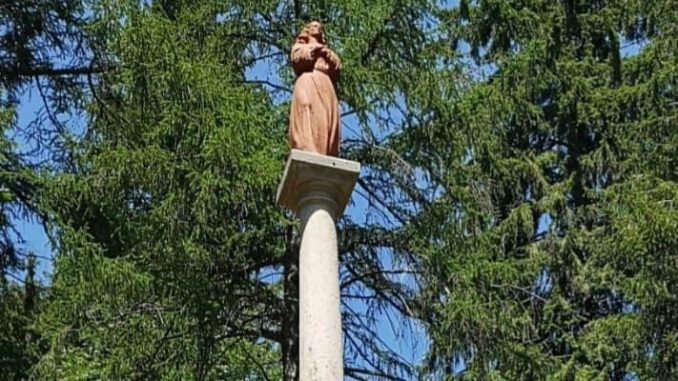 Luvinate statua Vergine