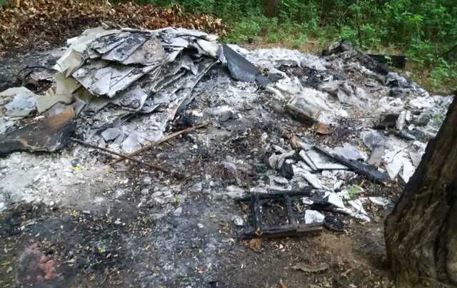 cassano rifiuti abbandonati incendiati police