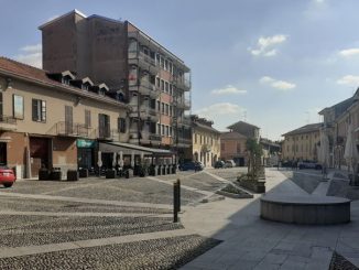 samarate piazza italia parcheggi commercianti