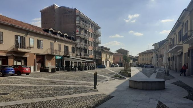 samarate piazza italia parcheggi commercianti