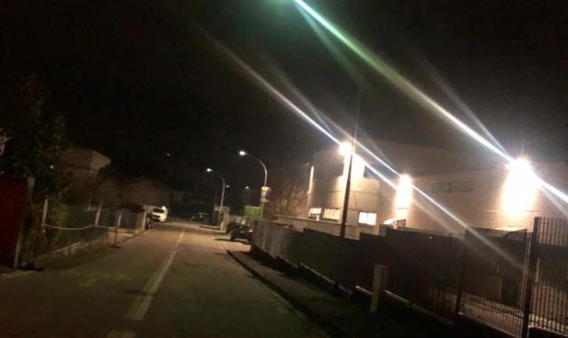 azzate accoltellato collega