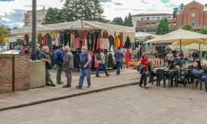Varese mercato piazza Repubblica