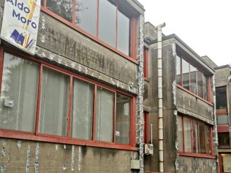busto scuola moro degrado