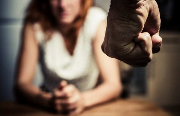 legnano violenza famiglia polizia