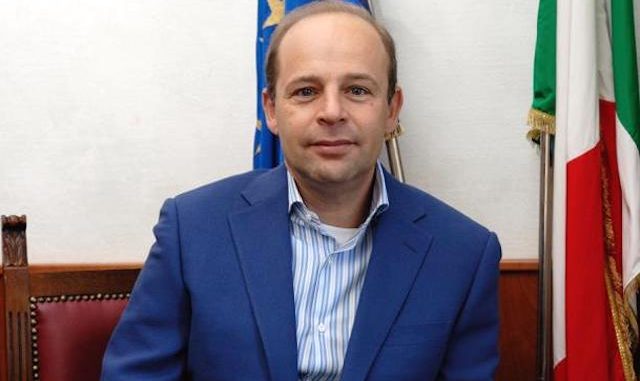 lonate ferno divorzio gelosa